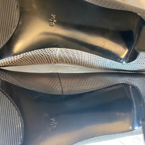 Nine West "Rocha" Grey Animal Print Pump - Picture 13 of 16